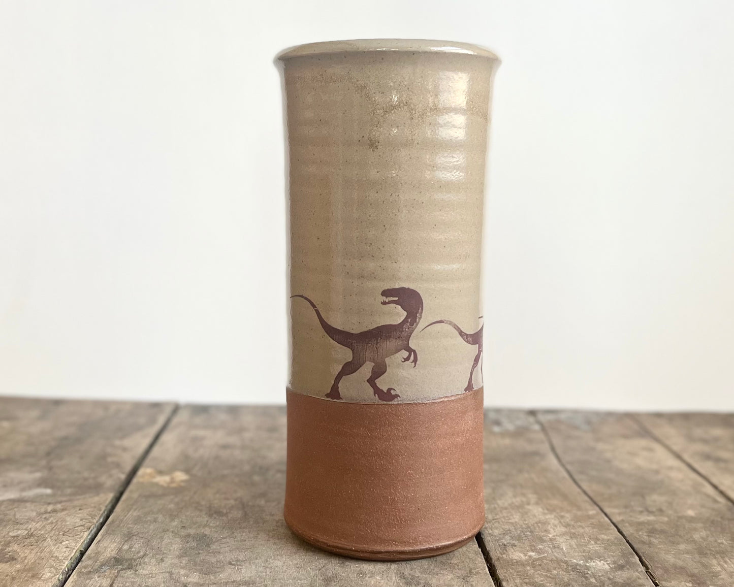 Cylindrical Vase with velociraptor pack - yellow