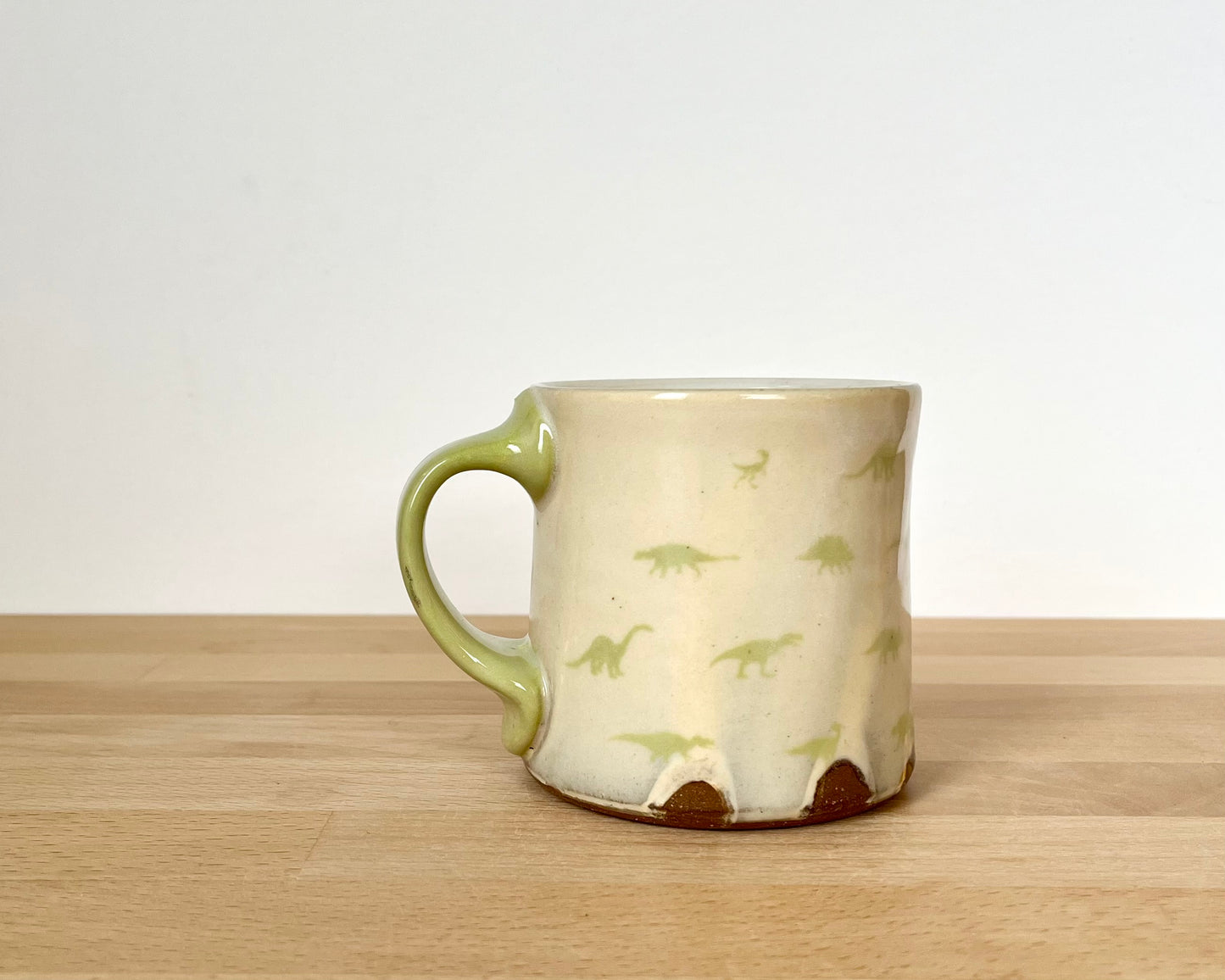 Mug with small chartreuse dinos