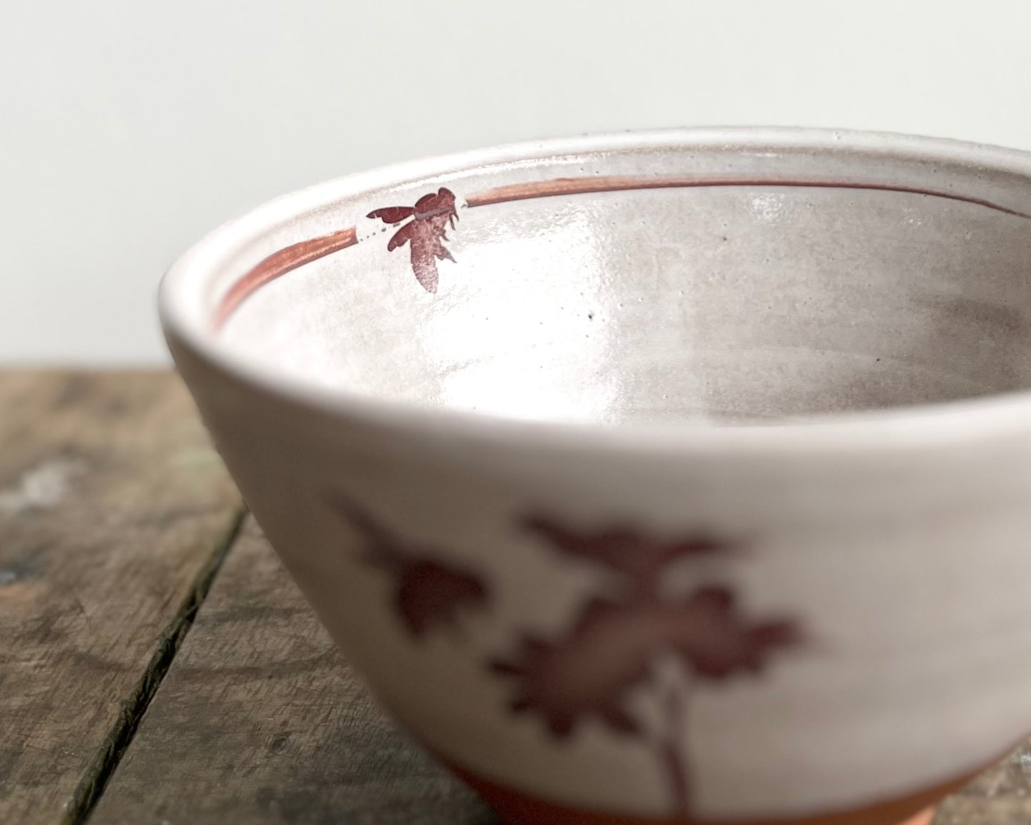 Bee and Daisy Bowl - white