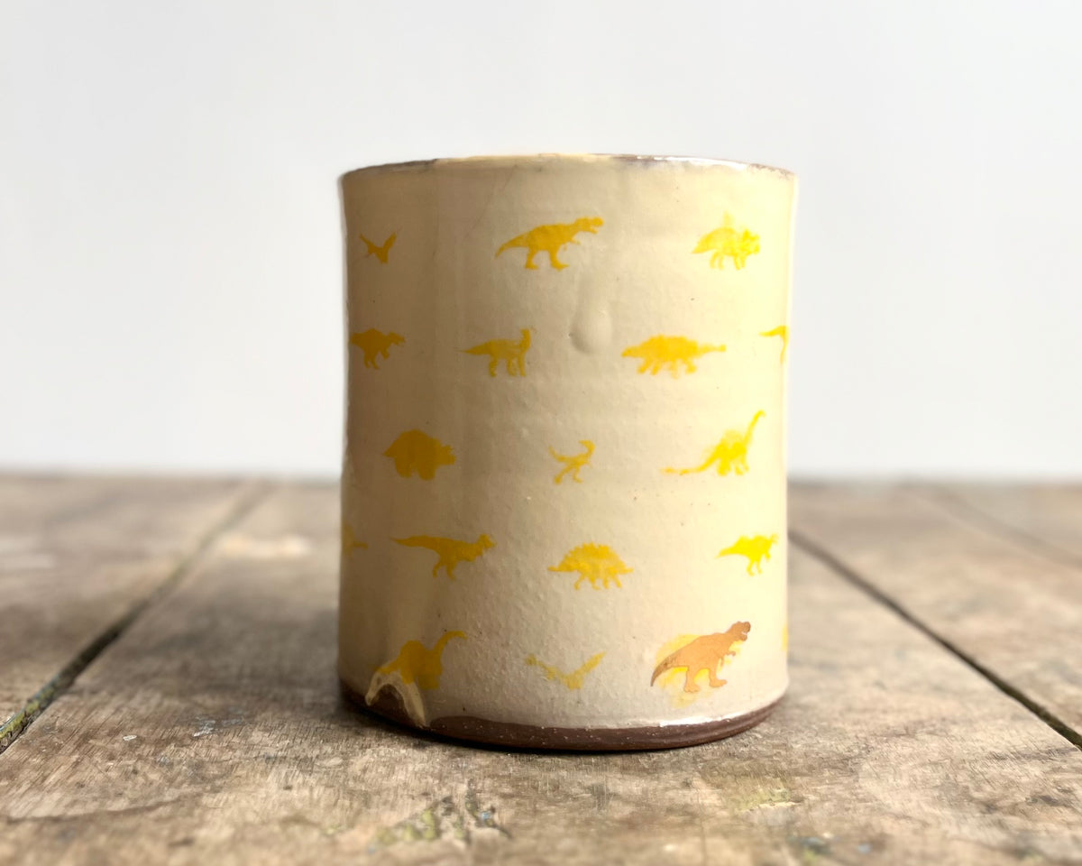 Mug with yellow handle, gold decals and image transfer