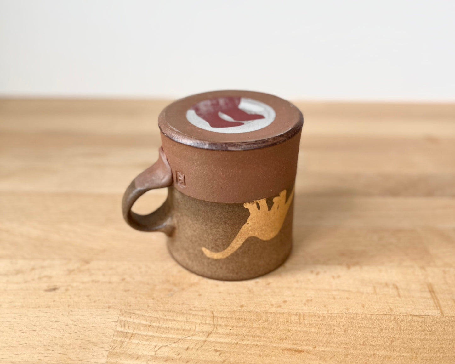Gold Diplodocus Americano Mug - brown matte