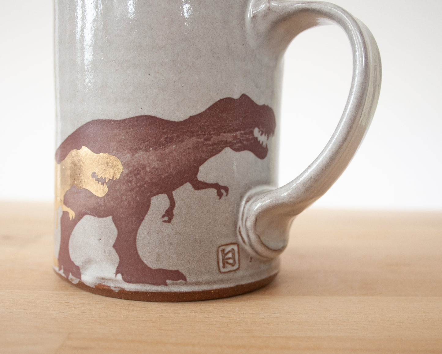 Mug with Two T-Rex in Gold and Brown