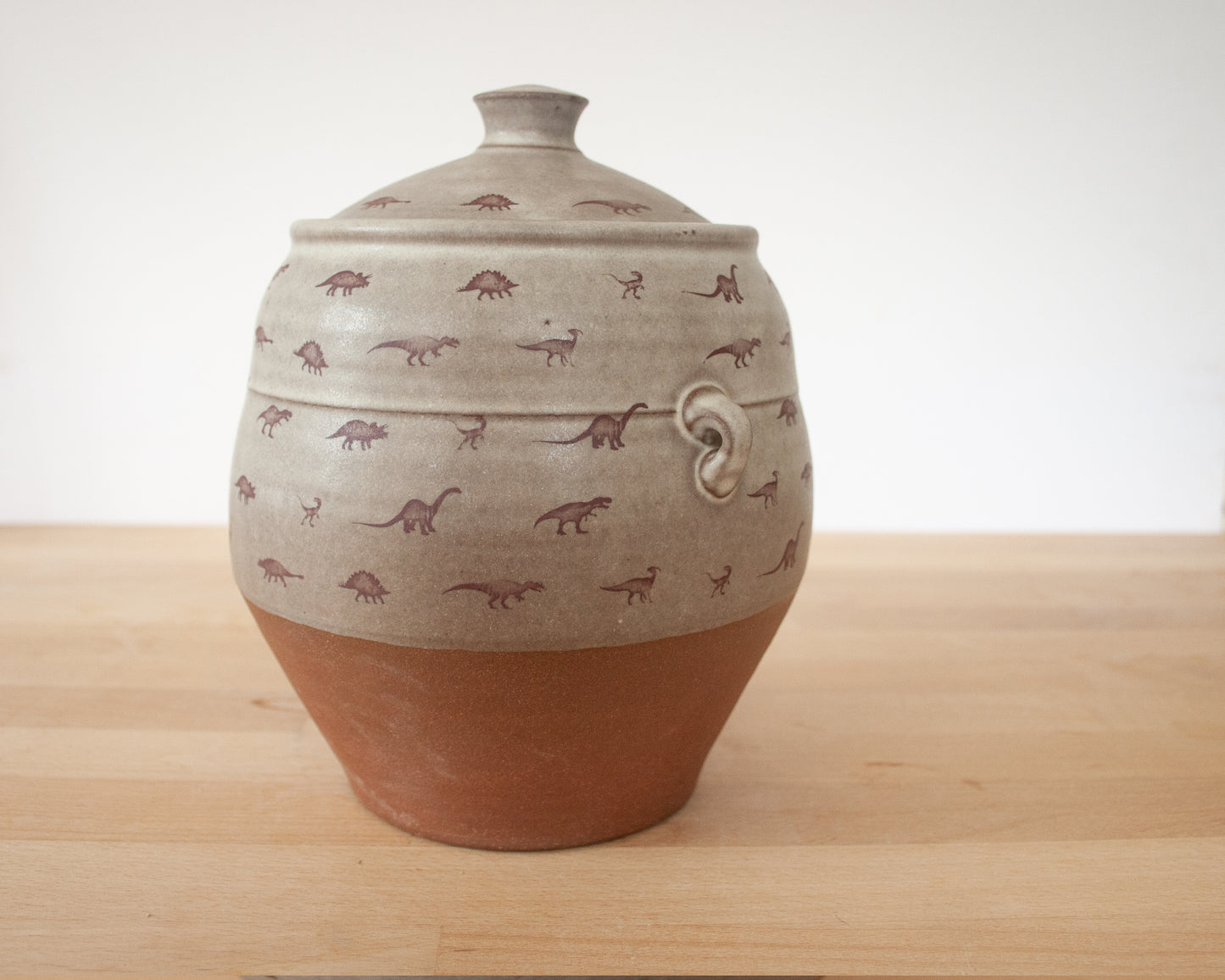 Cookie Jar with little Dinosaurs - matte grey