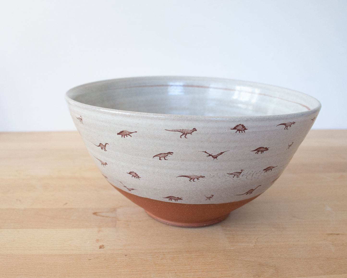 Noodle Bowl with small dinosaurs - white