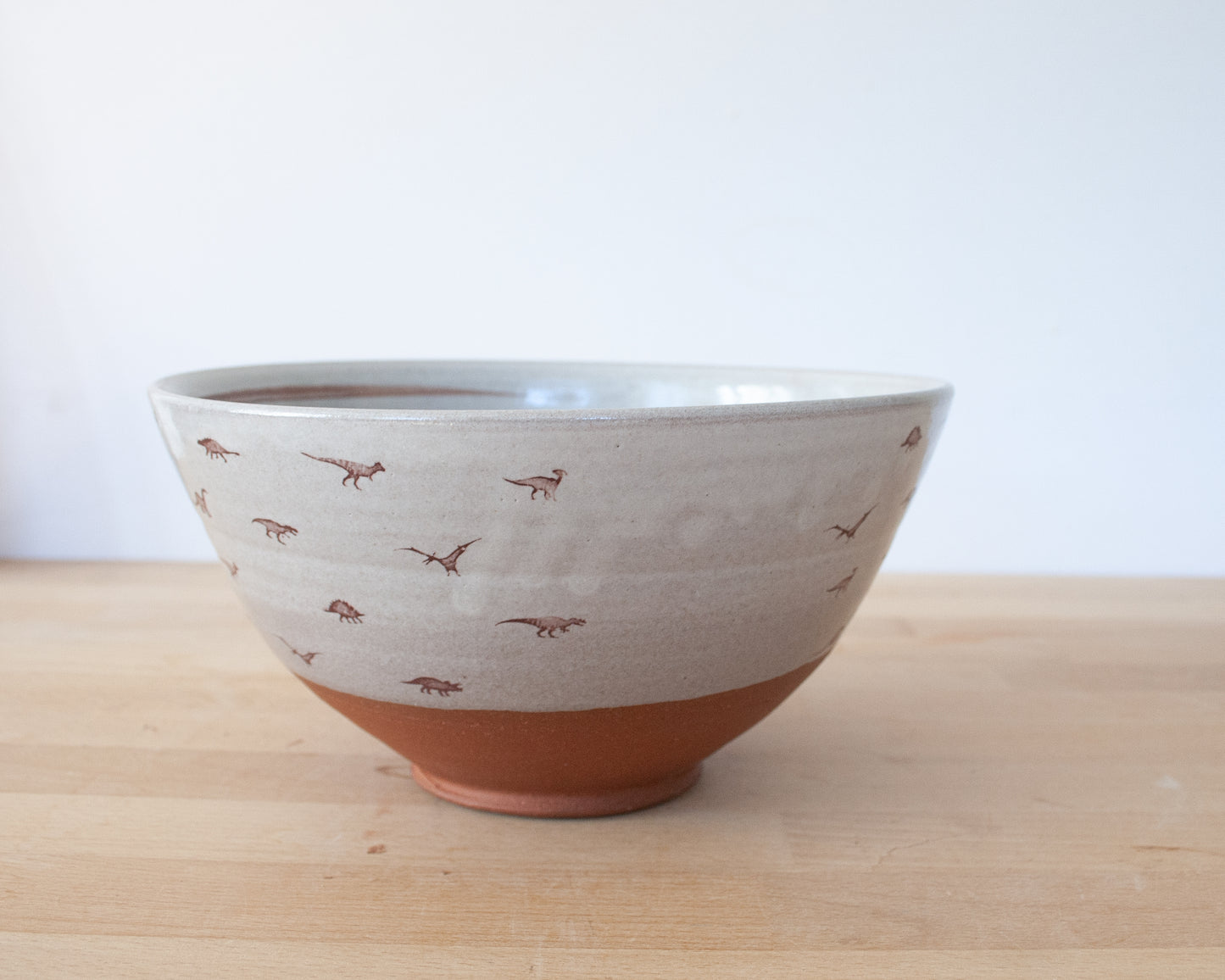 Noodle Bowl with small dinosaurs - white