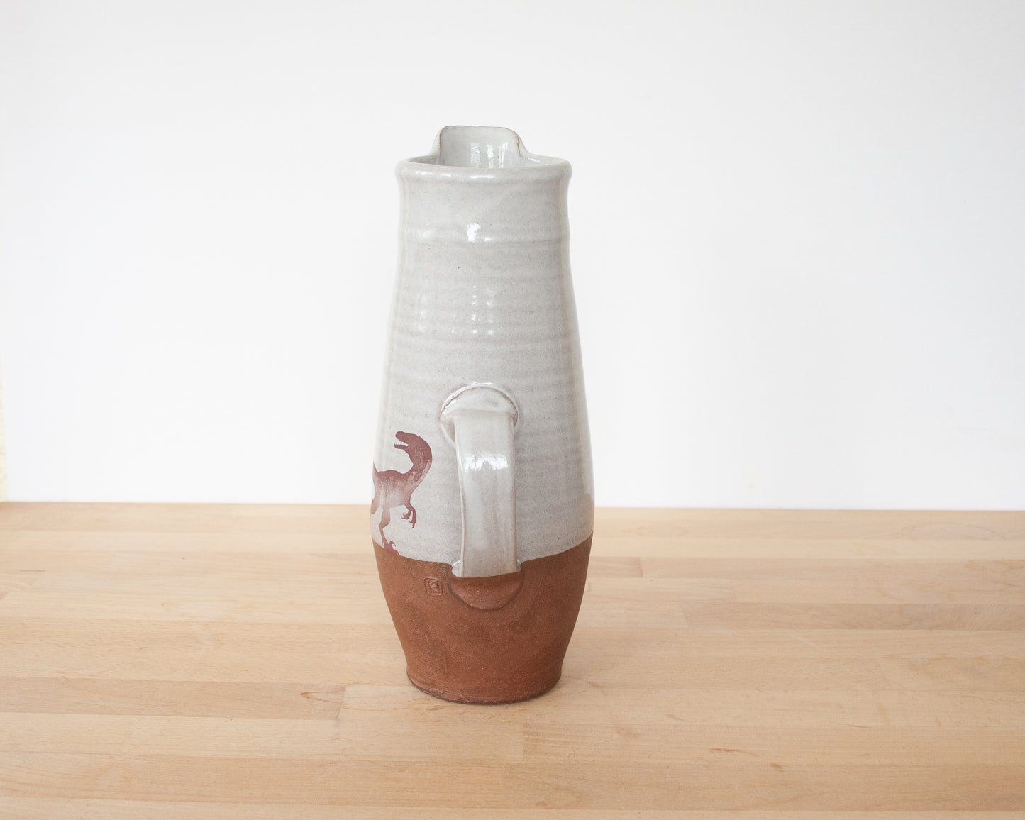 Velociraptor Pitcher - white