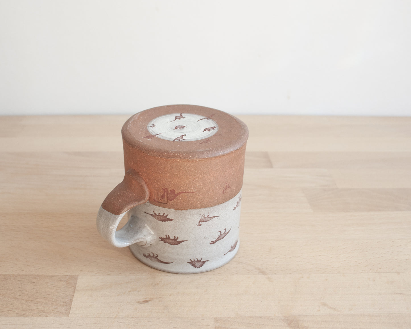Americano Mug with small dinosaurs- white