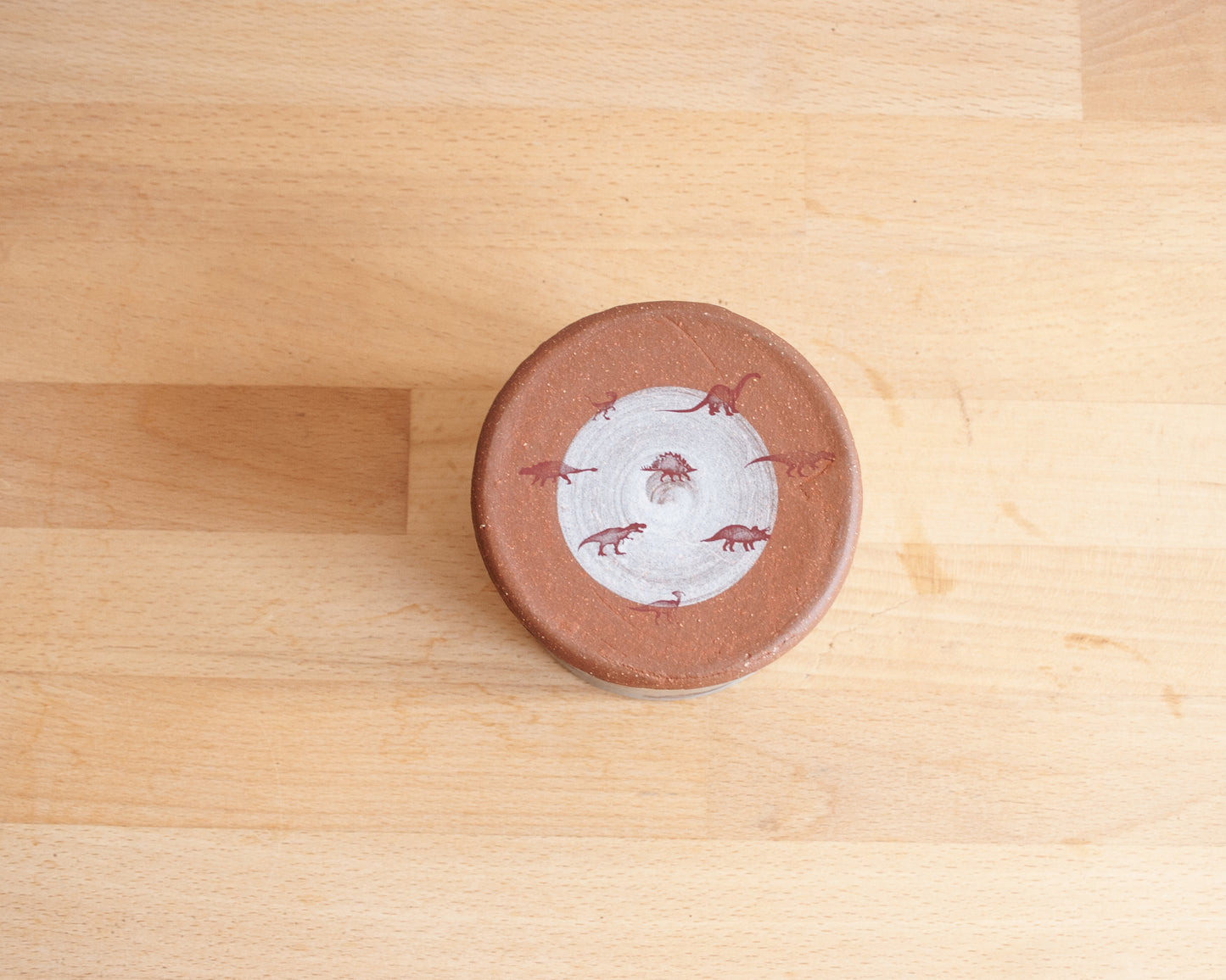 Cup with small dino pattern - white