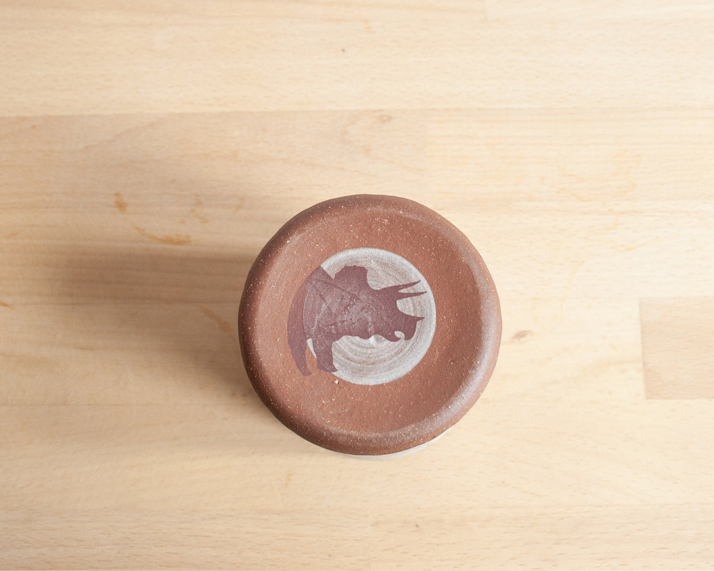 Triceratops Cup with background pattern - white