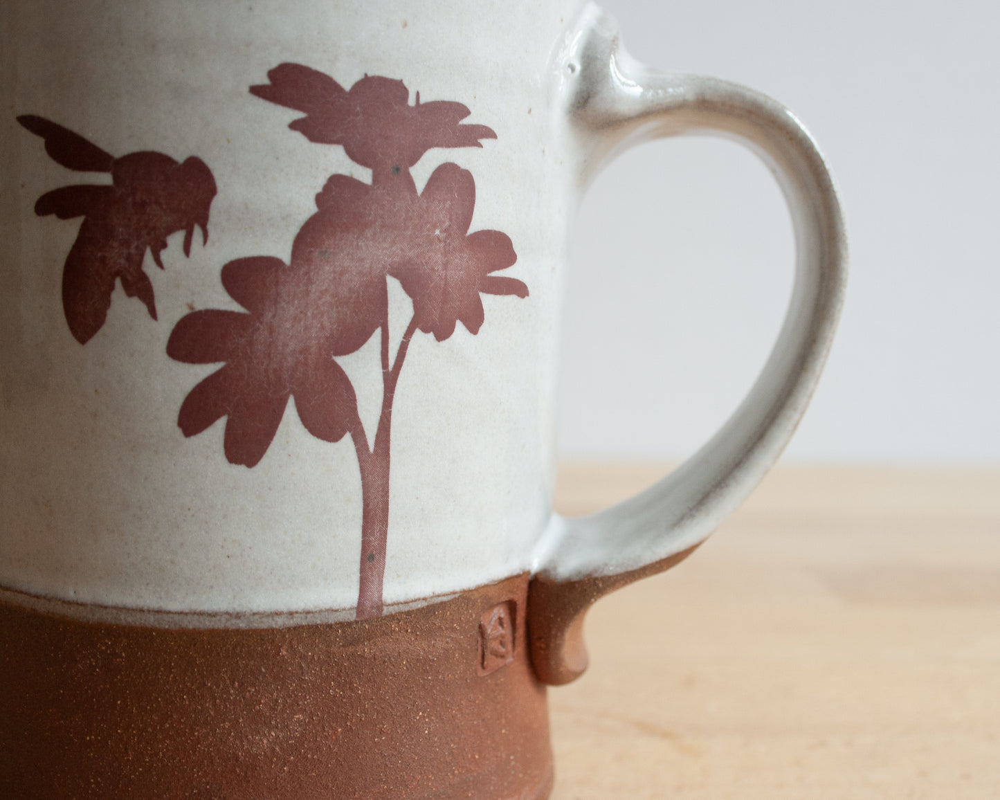 Bee and Daisy Mug - white