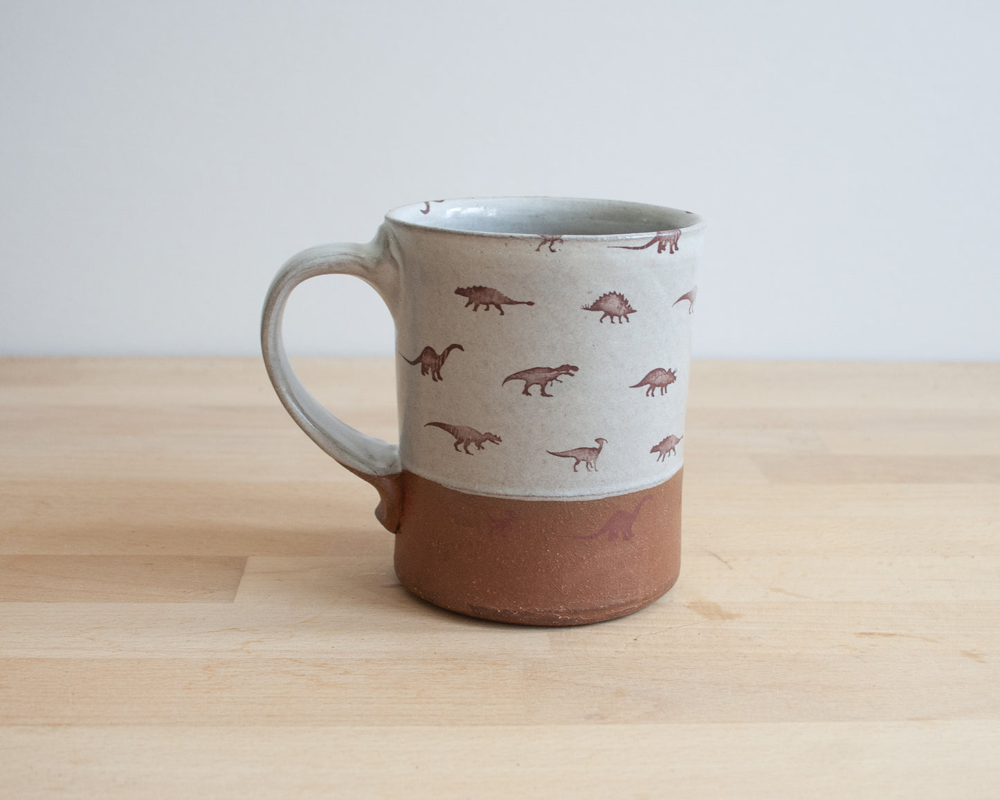 Mug with Small Dino Pattern - white