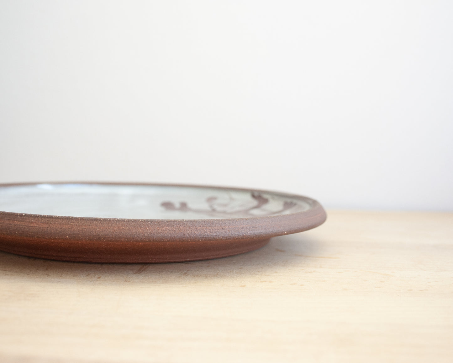 T-Rex Side Plate with background pattern - white