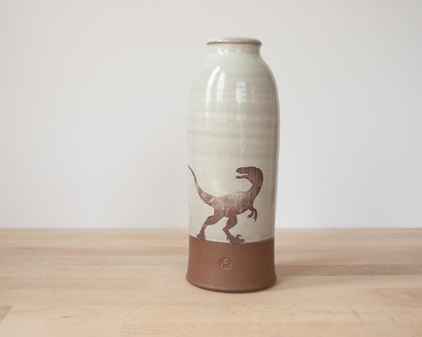 Velociraptor Vase - white