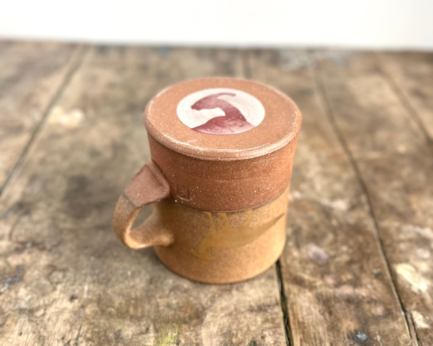 Gold Parasaurolophus Americano Mug - brown matte