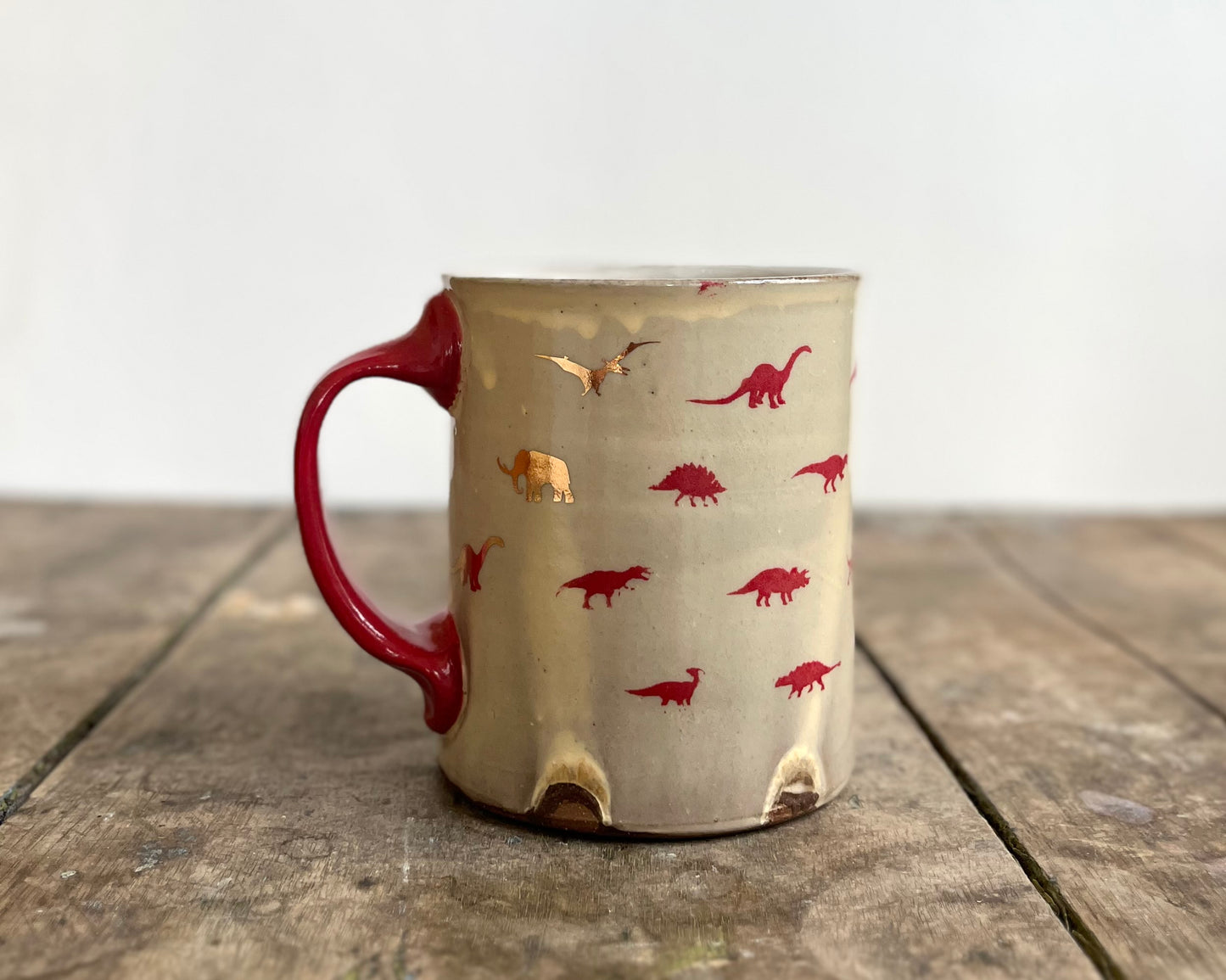Mug with red handle, gold decals and image transfer