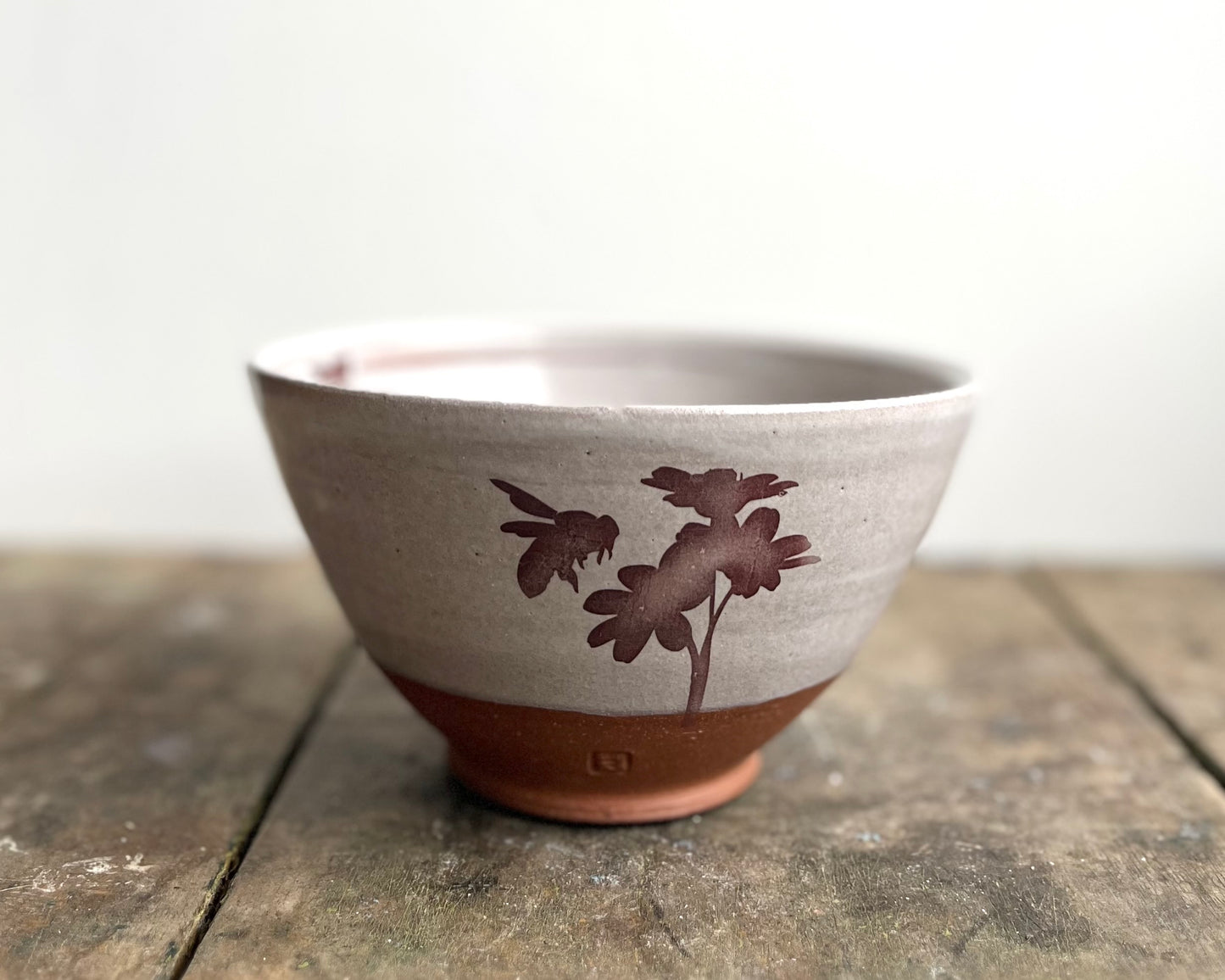 Bee and Daisy Bowl - white