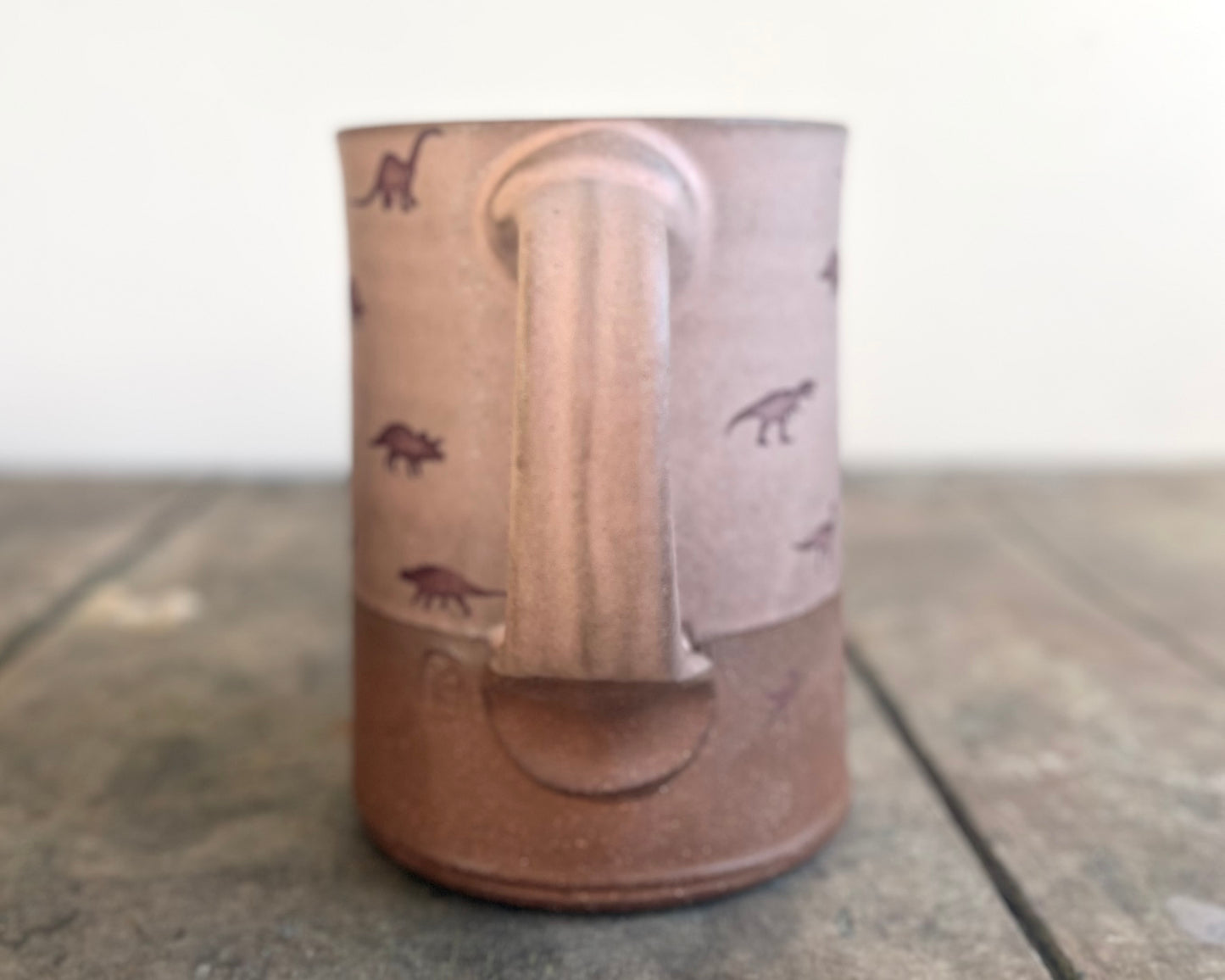 Mug with Small Dino Pattern - pink matte