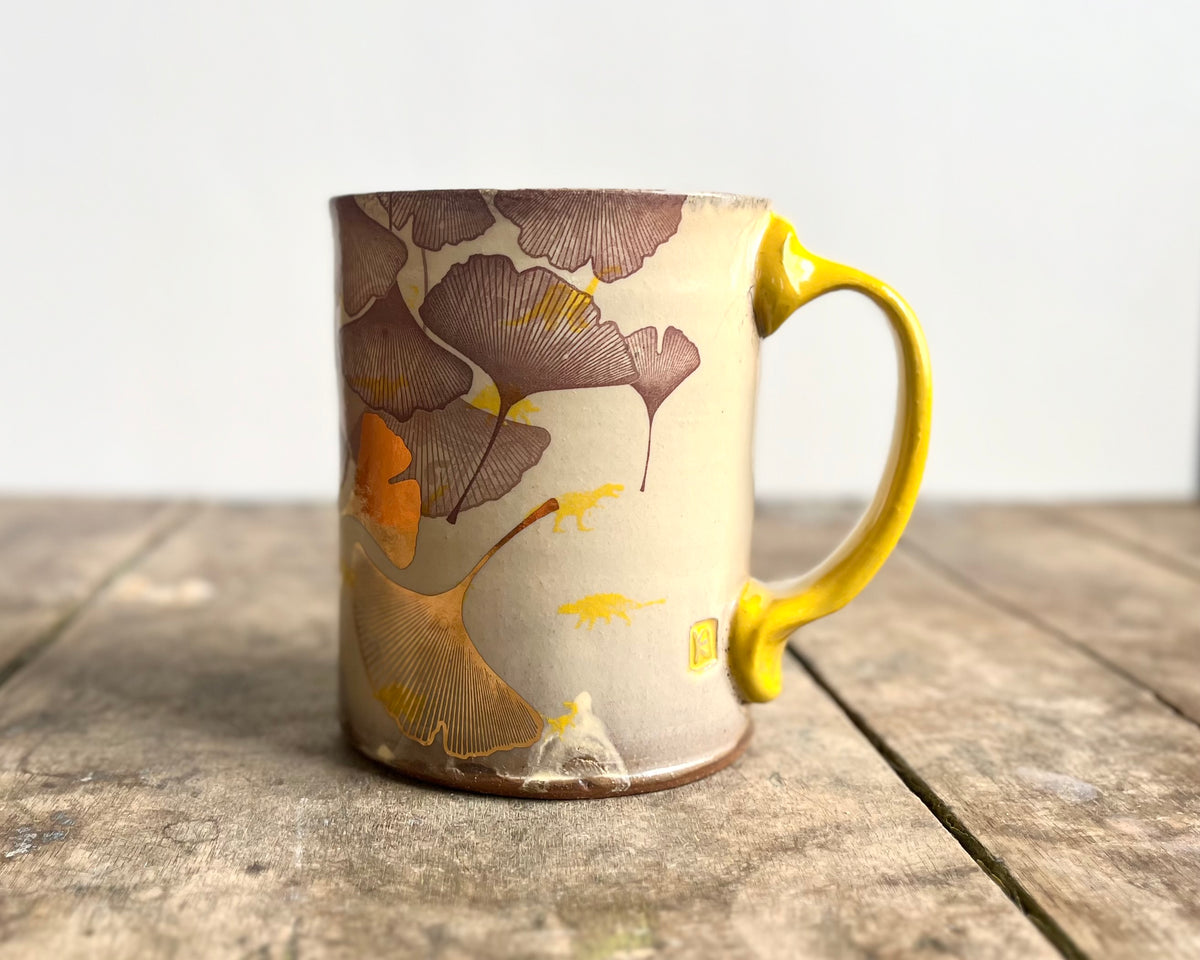 Mug with yellow handle, ginkgo, gold decals and image transfer