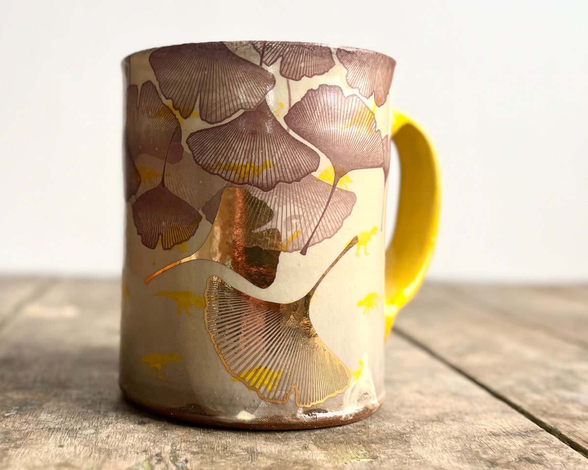 Mug with yellow handle, ginkgo, gold decals and image transfer