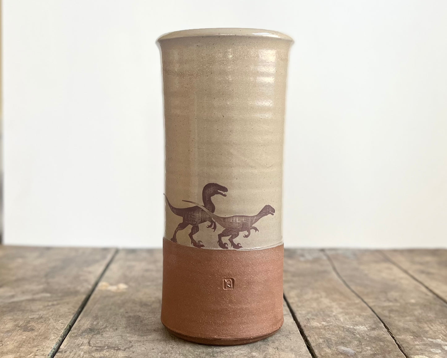 Cylindrical Vase with velociraptor pack - yellow