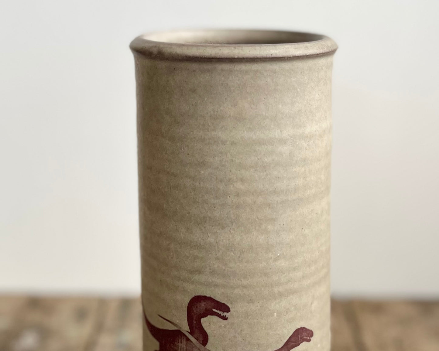 Cylindrical Vase with velociraptor pack - warm grey matte