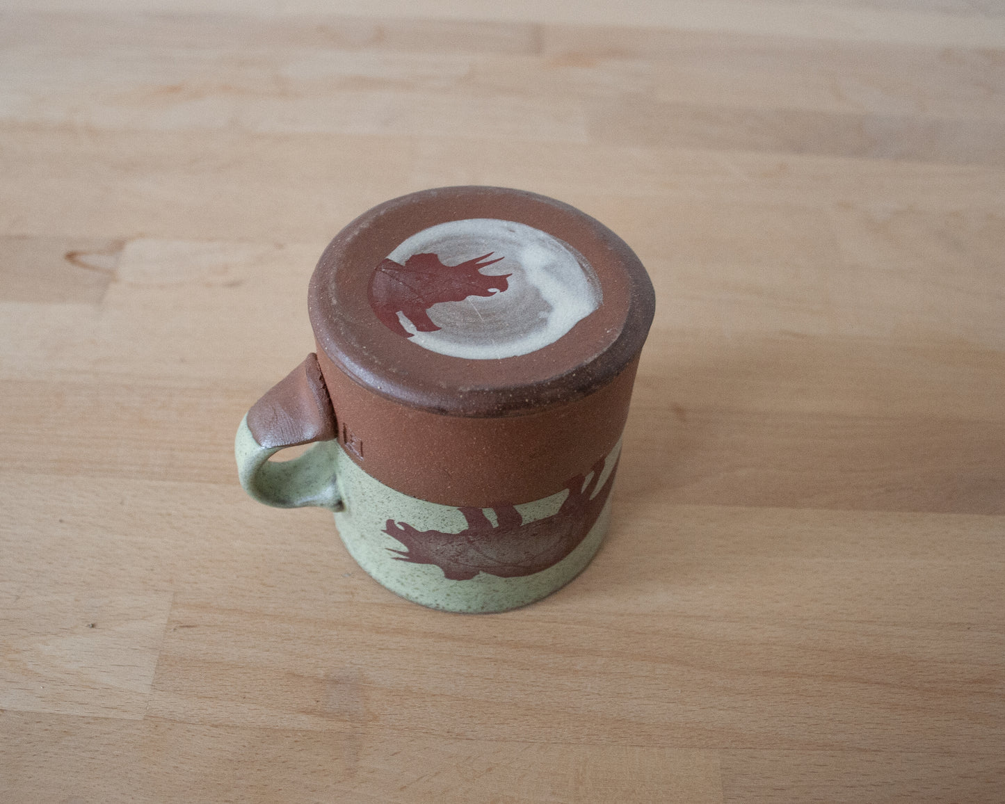 Americano Mug with Triceratops - speckled green
