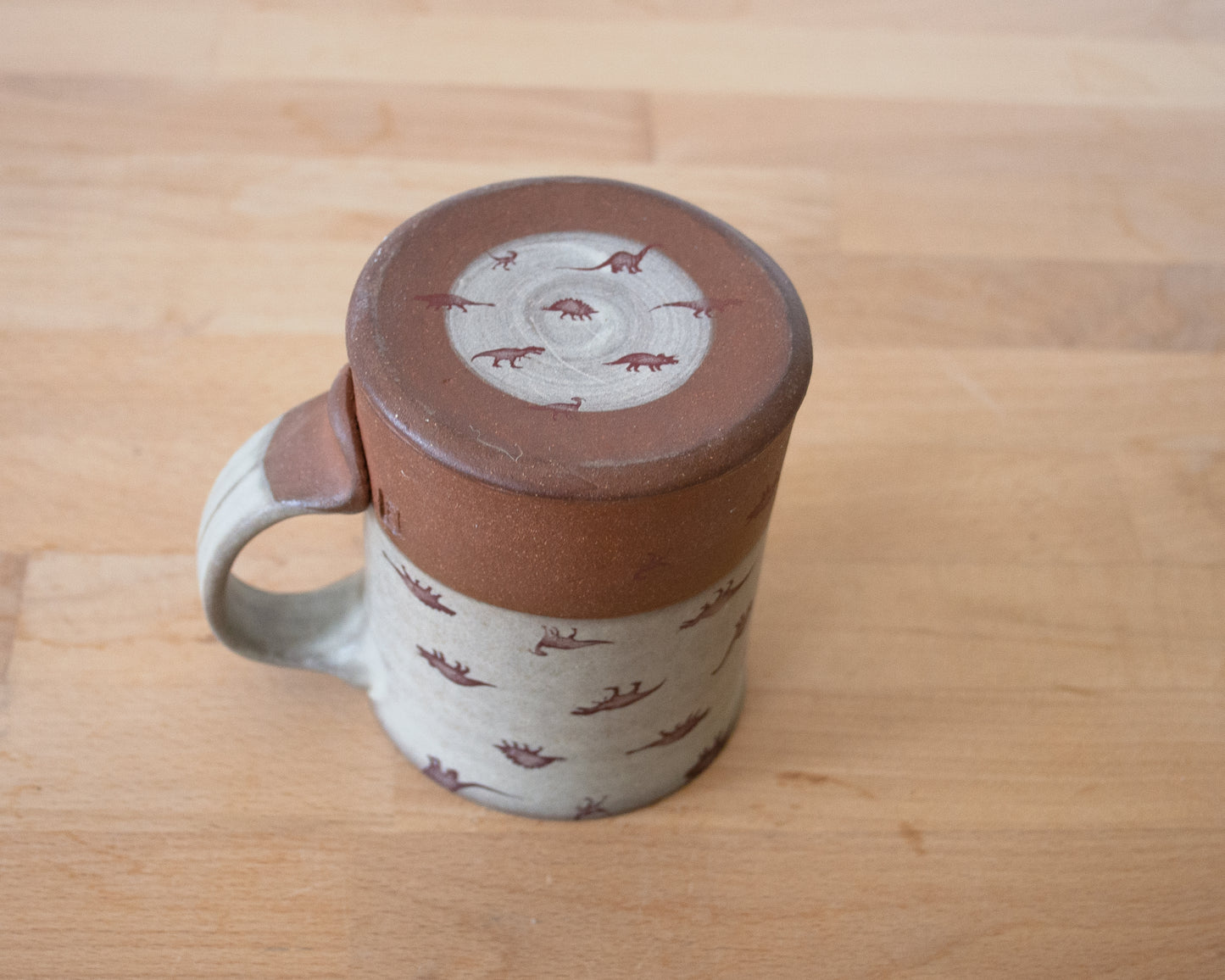 Mug with Small Dino Pattern - matte grey