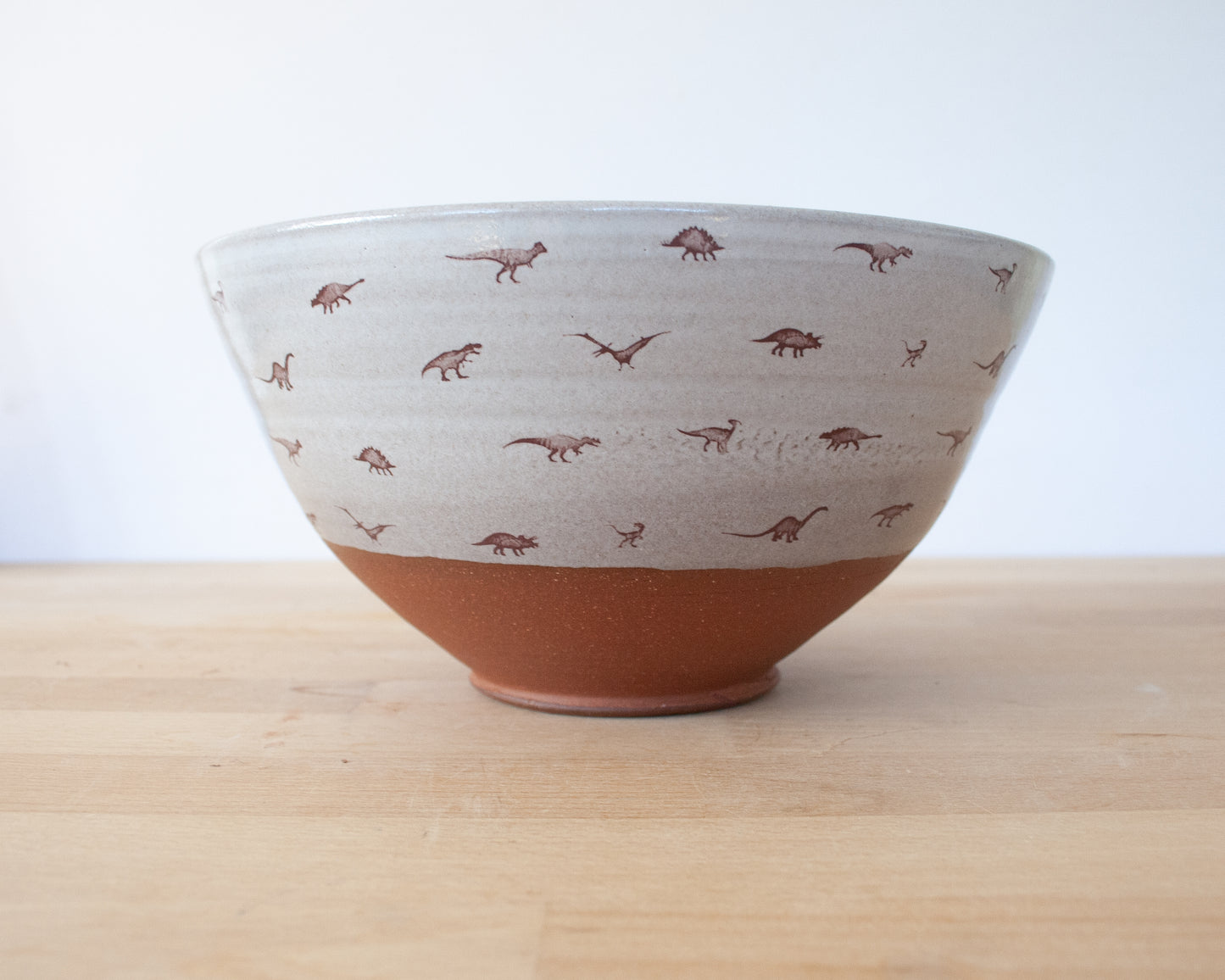 Noodle Bowl with small dinosaurs - white