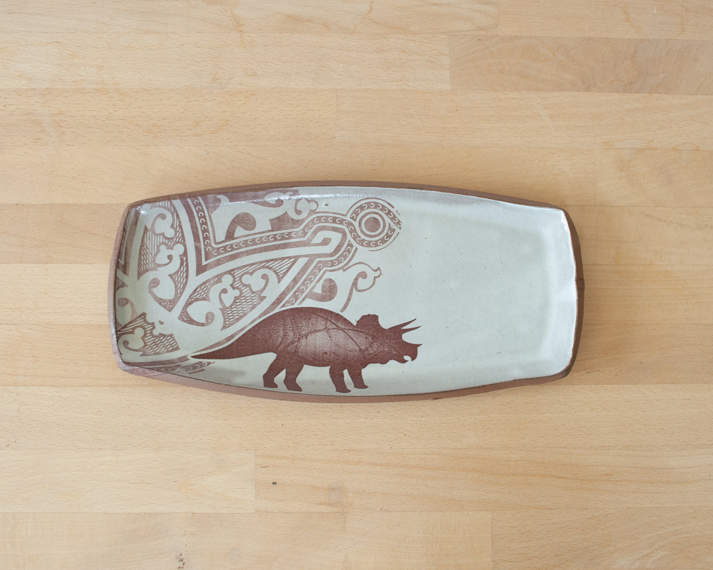 Triceratops medium Rectangle Plate with background pattern - white