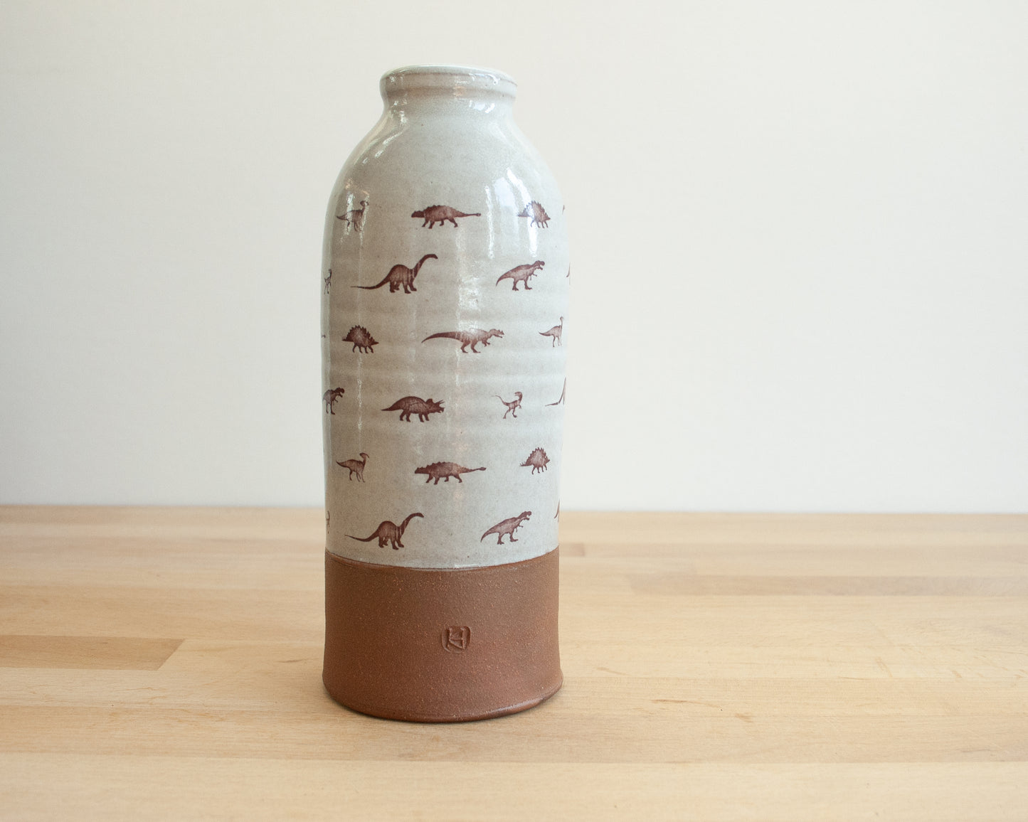 Vase with Little Dinosaurs - white